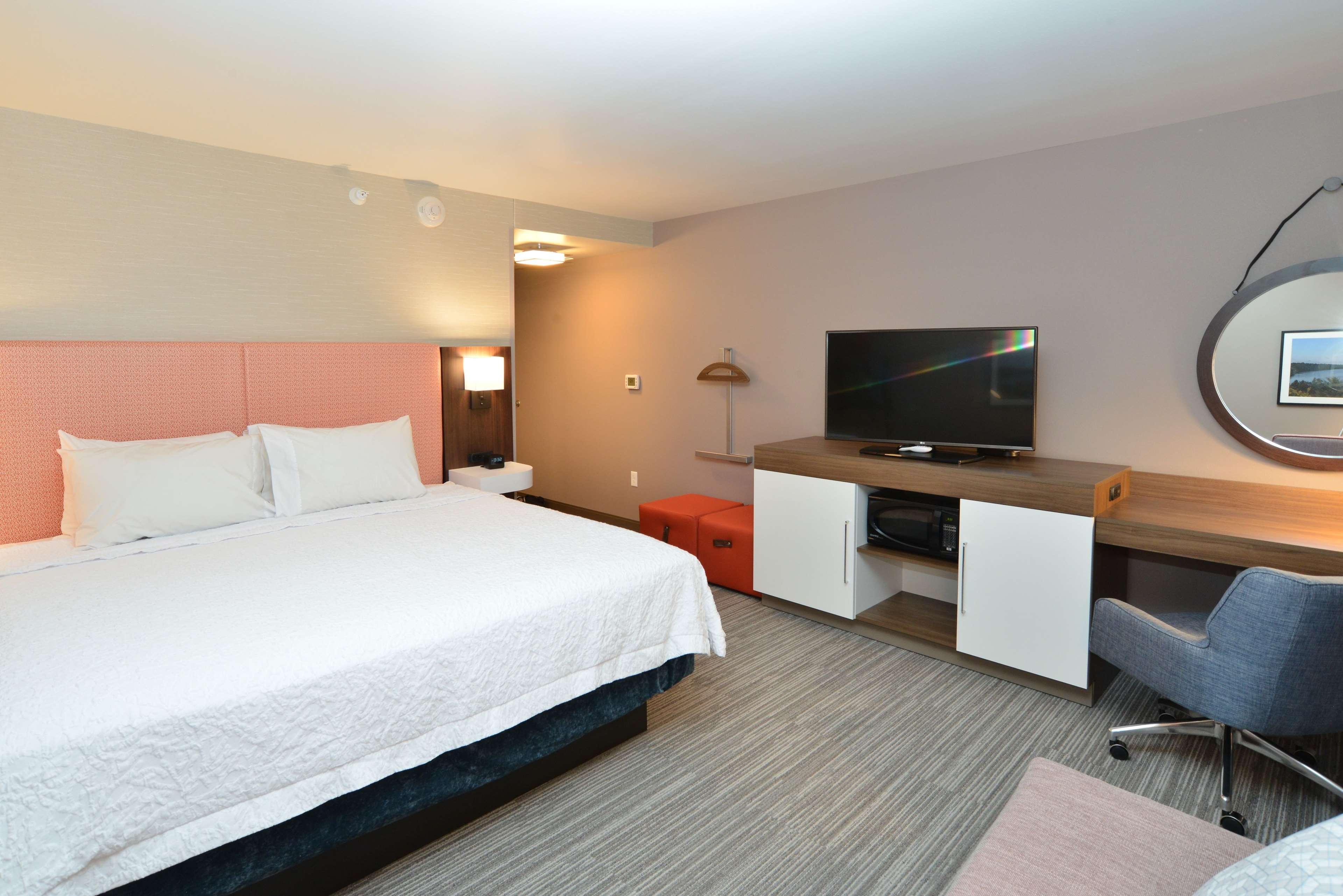 Hampton Inn & Suites Menomonie-Uw Stout Dış mekan fotoğraf