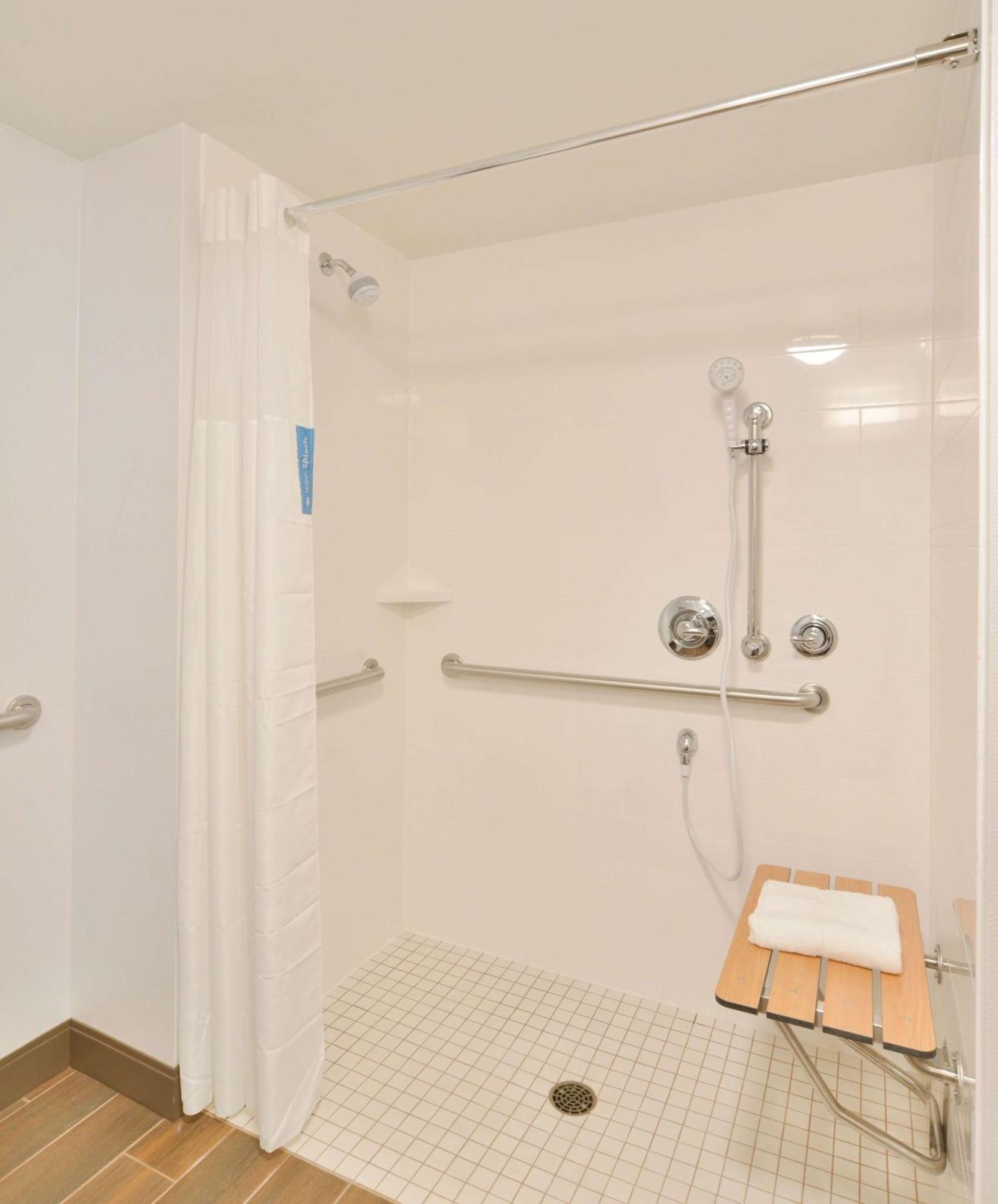 Hampton Inn & Suites Menomonie-Uw Stout Dış mekan fotoğraf